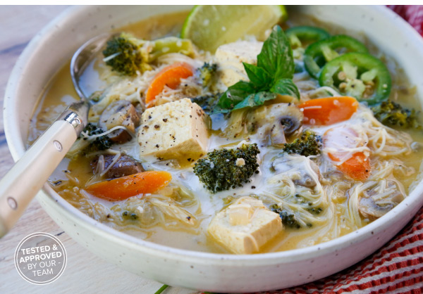 Green Curry Soup with Tofu and Vegetables